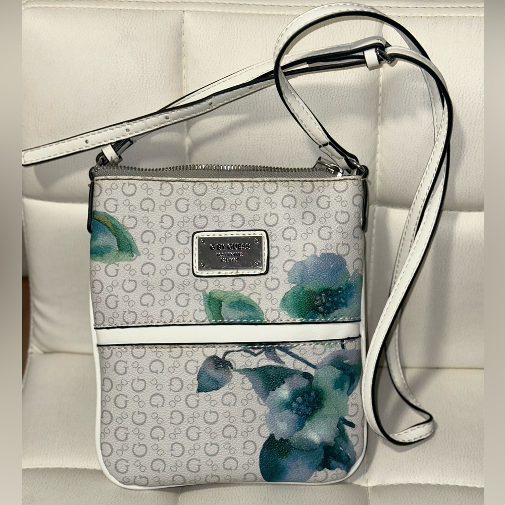 Guess crossbody bag